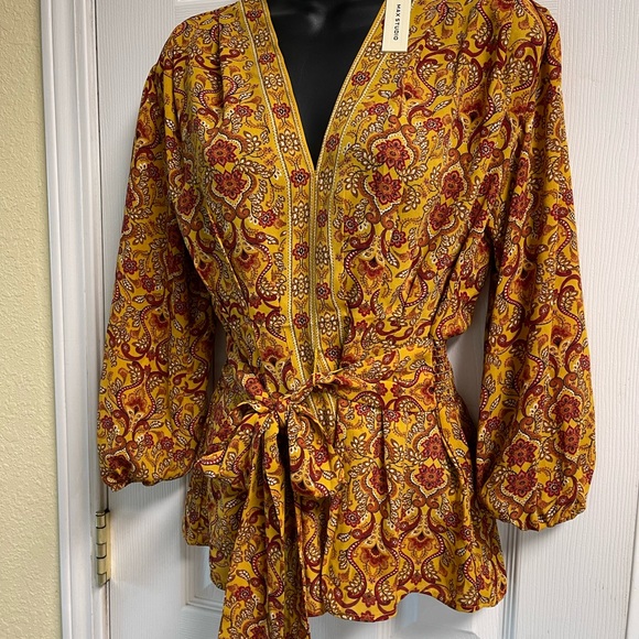 NEW WITH TAGS. Max Studio Crepe 3/4 Sleeve Tie Front Blouse size small-Medium - Picture 3 of 8